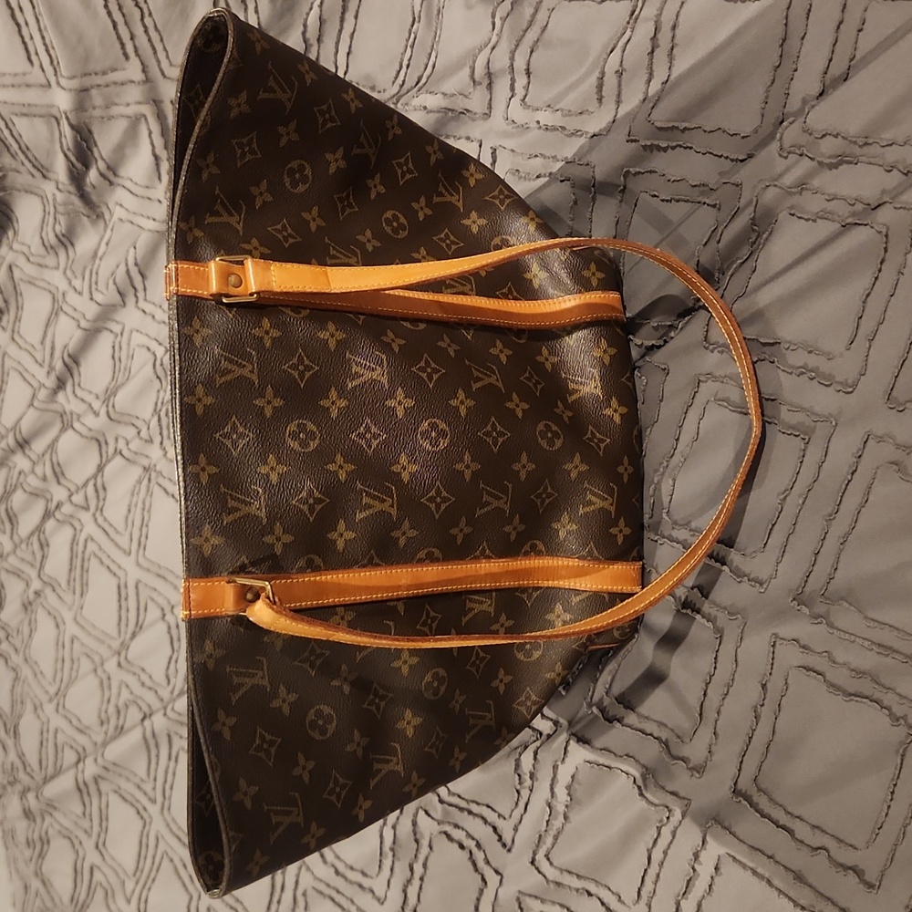 Luis Vuitton Authentic Large Shopping Sac